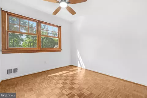 Bedroom - 7233 Ashview Dr, Springfield, VA 22153 photo 4 of 7