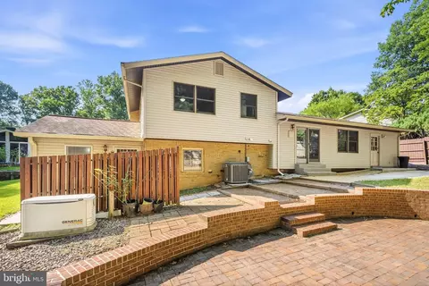 Exterior - 7233 Ashview Dr, Springfield, VA 22153 photo 4 of 13