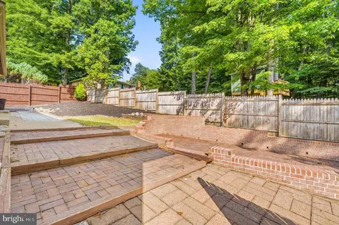 Exterior - 7233 Ashview Dr, Springfield, VA 22153 photo 3 of 13