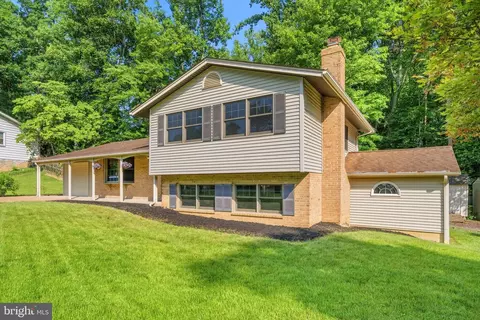 Exterior - 7233 Ashview Dr, Springfield, VA 22153 photo 8 of 13