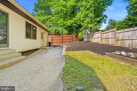 Exterior - 7233 Ashview Dr, Springfield, VA 22153 photo 5 of 13