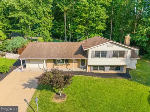 7233 Ashview Dr, Springfield, VA 22153