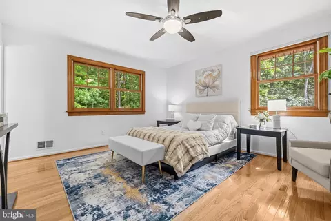 Bedroom - 7233 Ashview Dr, Springfield, VA 22153 photo 1 of 7