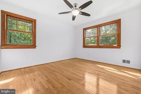 Bedroom - 7233 Ashview Dr, Springfield, VA 22153 photo 6 of 7