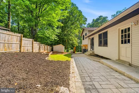 Exterior - 7233 Ashview Dr, Springfield, VA 22153 photo 6 of 13