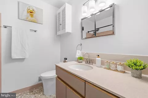 Bath - 7233 Ashview Dr, Springfield, VA 22153 photo 1 of 3