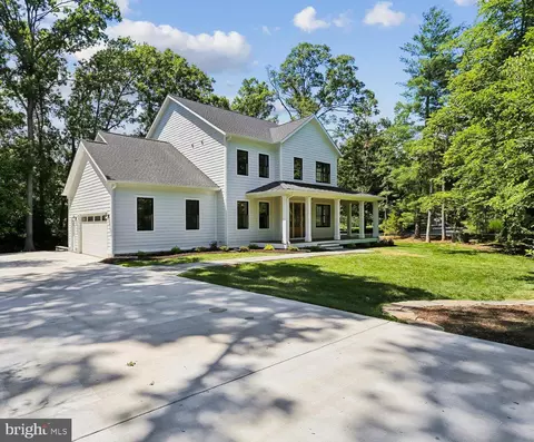 7926 Bolling Dr, Alexandria, VA 22308