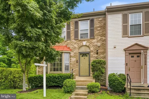 10260 Eagle Nest Ct, Fairfax, VA 22032