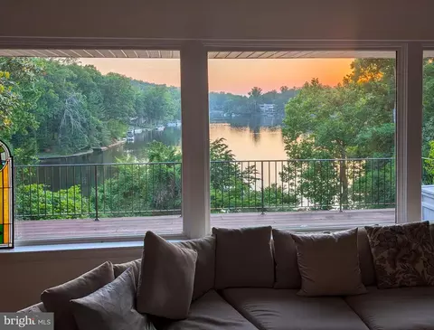3612 Ridgeway Ter, Falls Church, VA 22044