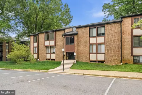 9715 Kings Crown Ct #201, Fairfax, VA 22031