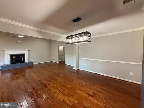 Living - 7412 Axton St, Springfield, VA 22151 photo 3 of 20