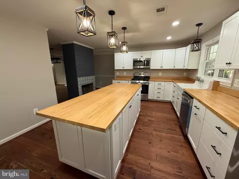 Kitchen - 7412 Axton St, Springfield, VA 22151 photo 3 of 5