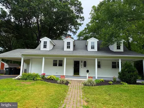 Exterior - 7412 Axton St, Springfield, VA 22151 photo 3 of 4