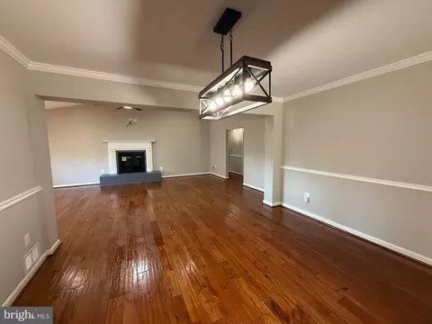 Living - 7412 Axton St, Springfield, VA 22151 photo 4 of 20