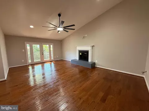 Living - 7412 Axton St, Springfield, VA 22151 photo 7 of 20