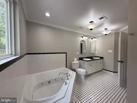 Bath - 7412 Axton St, Springfield, VA 22151 photo 6 of 10