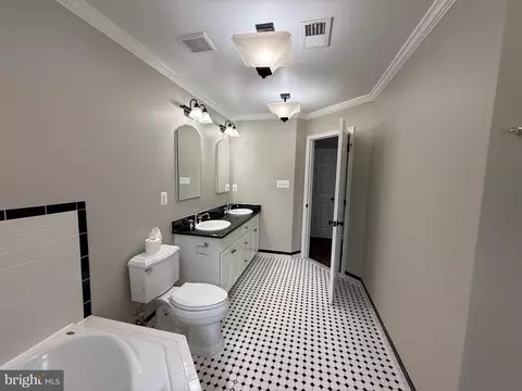 Bath - 7412 Axton St, Springfield, VA 22151 photo 7 of 10