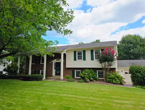 3213 Allness Ln, Herndon, VA 20171