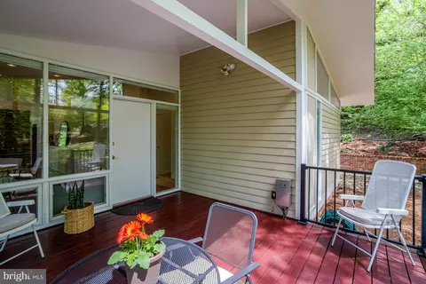 7413 Rebecca Dr, Alexandria, VA 22307
