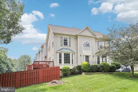 7001 Fieldhurst Ct, Alexandria, VA 22315