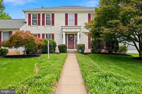 3219 Grassmere Ct, Herndon, VA 20171