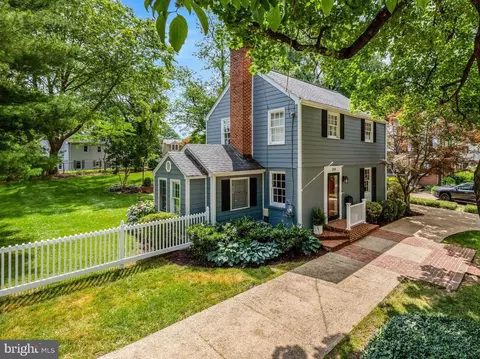 2915 Marshall St, Falls Church, VA 22042