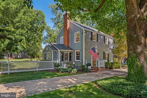 2915 Marshall St, Falls Church, VA 22042