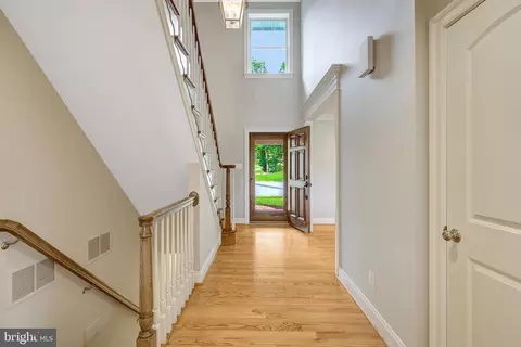 Entry Way - 6700 Norview Ct, Springfield, VA 22152 photo 4 of 4