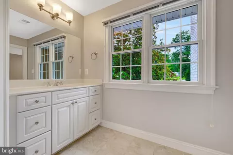 Bath - 6700 Norview Ct, Springfield, VA 22152 photo 5 of 8