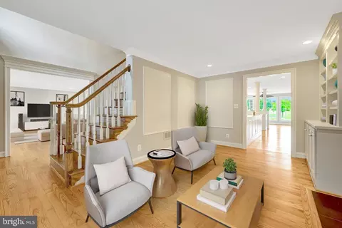 Living - 6700 Norview Ct, Springfield, VA 22152 photo 2 of 8