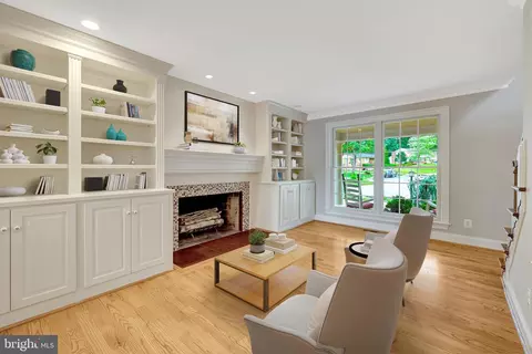 Living - 6700 Norview Ct, Springfield, VA 22152 photo 1 of 8