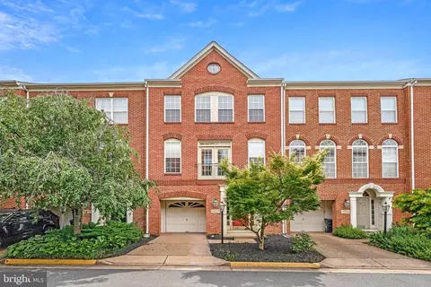 2849 Laura Gae Cir, Vienna, VA 22180
