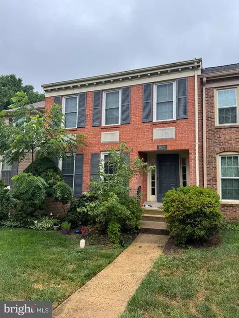 4620 Luxberry Dr, Fairfax, VA 22032