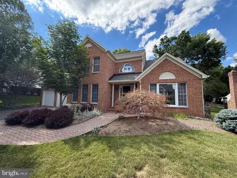 15253 Surrey House Way, Centreville, VA 20120