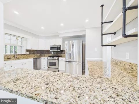 9201 Cherrytree Dr, Alexandria, VA 22309
