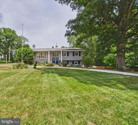 9201 Cherrytree Dr, Alexandria, VA 22309