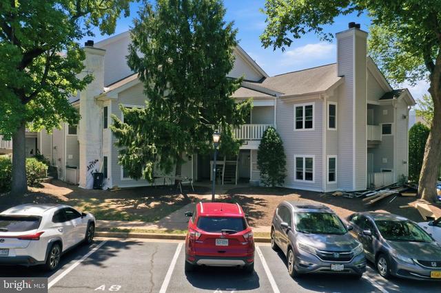 6011 Rosebud Ln #103, Centreville, VA 20121