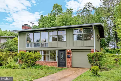 7819 Sycamore Dr, Falls Church, VA 22042