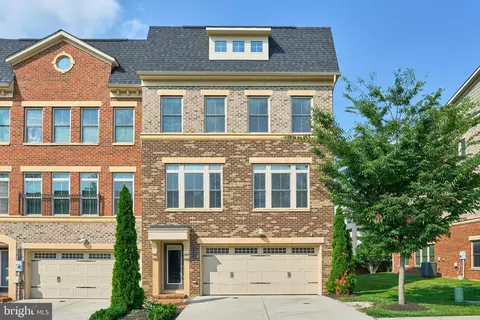 2358 Chadlington Rd, Falls Church, VA 22043