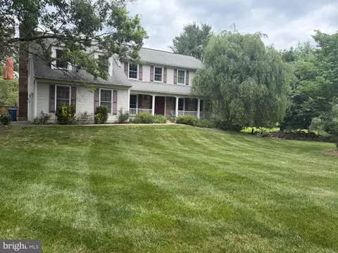 1032 Riva Ridge Dr, Great Falls, VA 22066