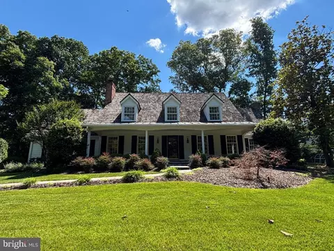 1123 Laurelwood Dr, Mclean, VA 22102