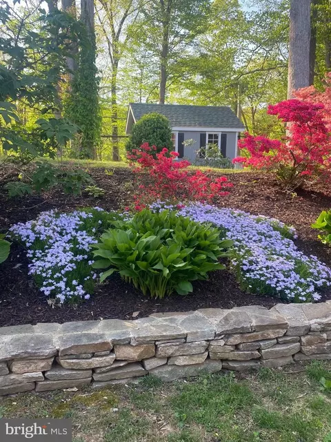 Exterior - 7623 Mendota Pl, Springfield, VA 22150 photo 5 of 12