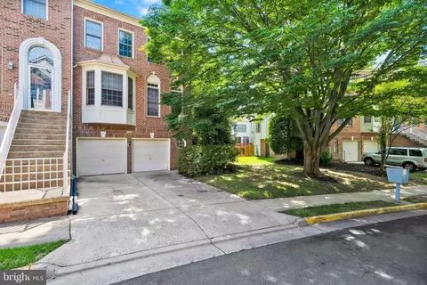 9548 Lagersfield Cir, Vienna, VA 22181