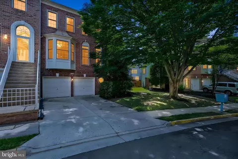 9548 Lagersfield Cir, Vienna, VA 22181