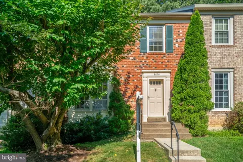 9674 Scotch Haven Dr, Vienna, VA 22181