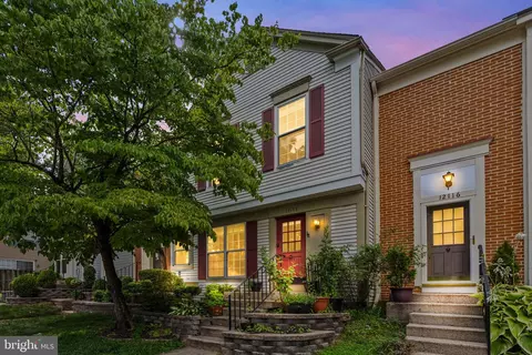 12118 Wedgeway Pl, Fairfax, VA 22033