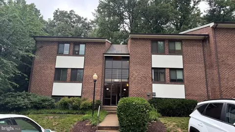 1526 Northgate Sq # 26/22B, Reston, VA 20190