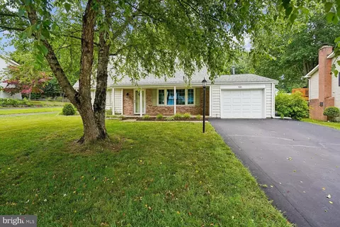 7223 Wickford Dr, Alexandria, VA 22315