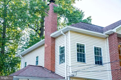 Exterior - 5409 Easton Dr, Springfield, VA 22151 photo 7 of 9