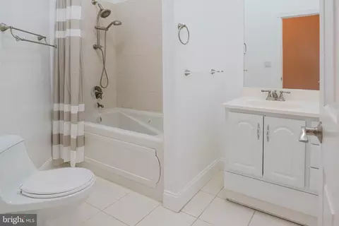 Bath - 5409 Easton Dr, Springfield, VA 22151 photo 9 of 9